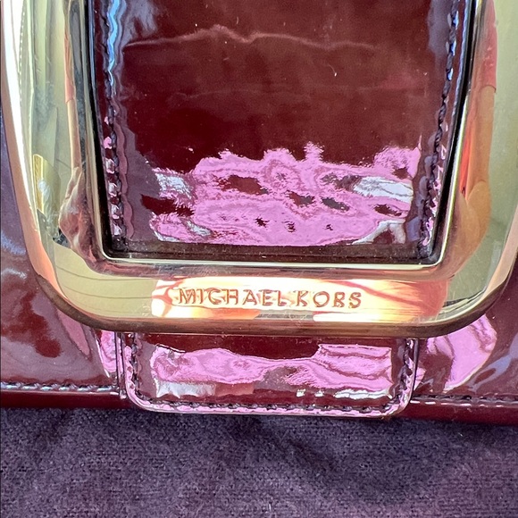 Michael Kors Glossy Brown clutch with Gold Accent - Picture 4 of 9